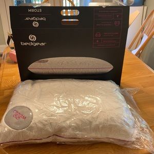 Unopened Bedgear Storm Size 0.0 Cooling Pillow.
